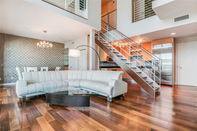 60 SW 13 st 5012, Miami, FL 33130