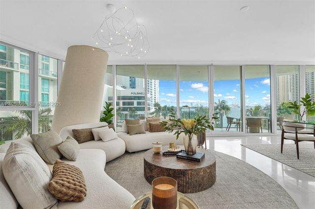 300 Biscayne Boulevard Way 301E, Miami, FL 33131