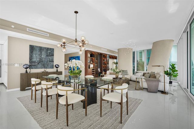 300 Biscayne Boulevard Way 301E, Miami, FL 33131