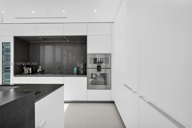 300 Biscayne Boulevard Way 301E, Miami, FL 33131