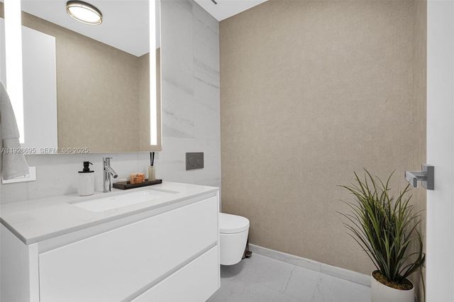 300 Biscayne Boulevard Way 301E, Miami, FL 33131