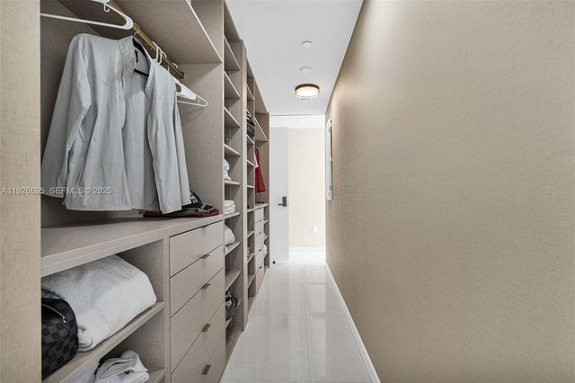 300 Biscayne Boulevard Way 301E, Miami, FL 33131