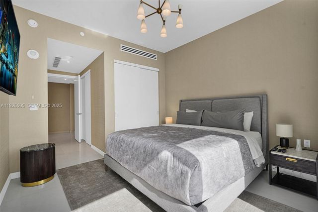 300 Biscayne Boulevard Way 301E, Miami, FL 33131