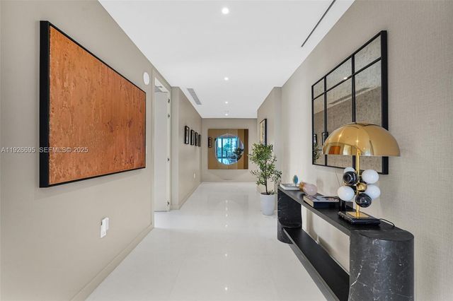 300 Biscayne Boulevard Way 301E, Miami, FL 33131