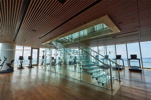 300 Biscayne Boulevard Way 301E, Miami, FL 33131