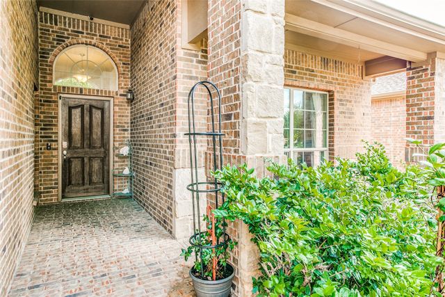 6612 Friendsway Drive, Fort Worth, TX 76137