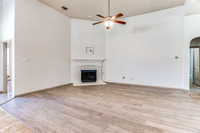6612 Friendsway Drive, Fort Worth, TX 76137
