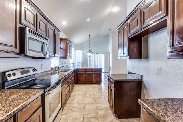 6612 Friendsway Drive, Fort Worth, TX 76137
