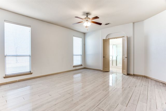 6612 Friendsway Drive, Fort Worth, TX 76137