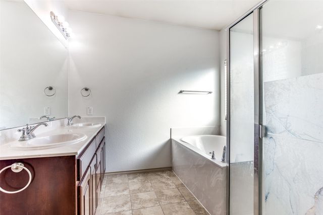 6612 Friendsway Drive, Fort Worth, TX 76137