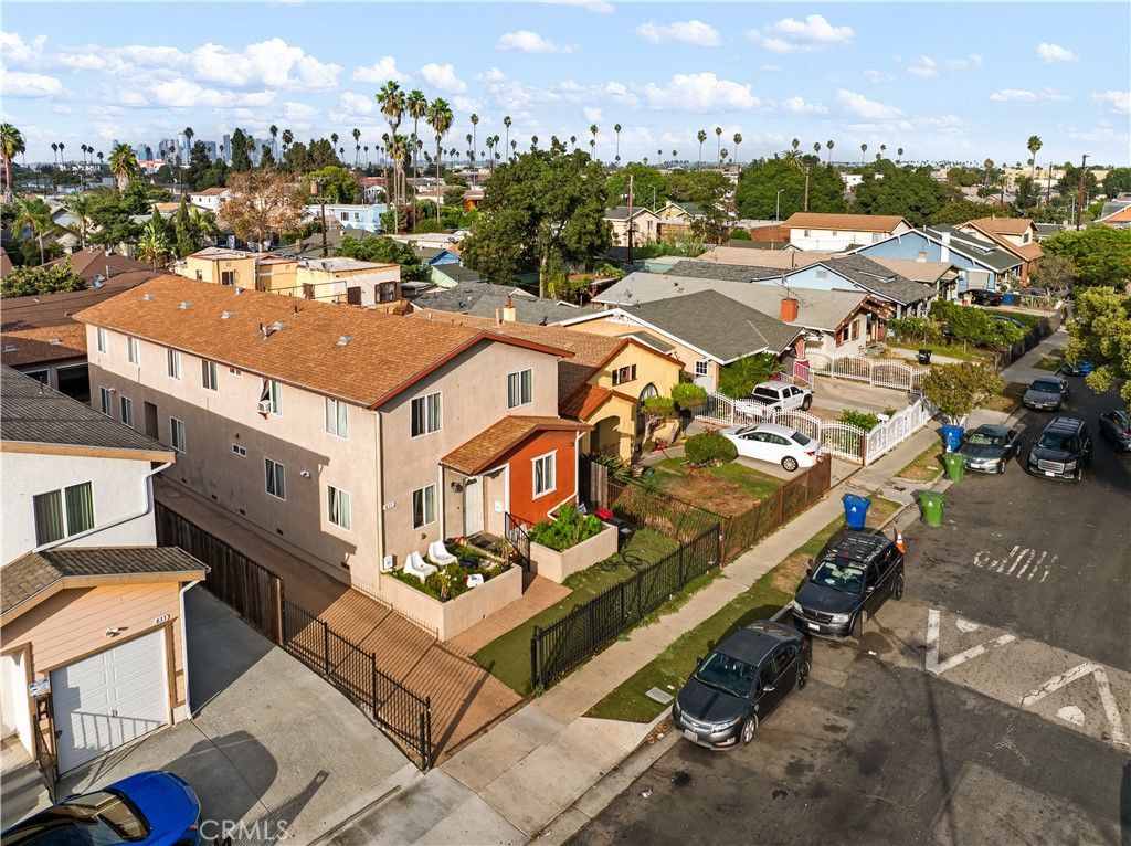 831 W 50th, Los Angeles, CA 90037 — photo 3