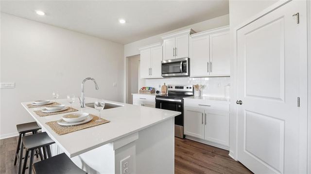 17824 Green Road, Gardner, KS 66030