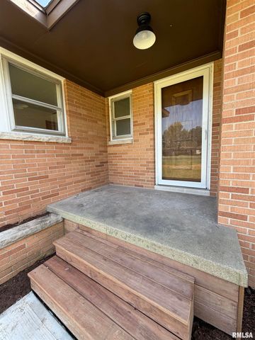 2766 Vigal Road, Springfield, IL 62712