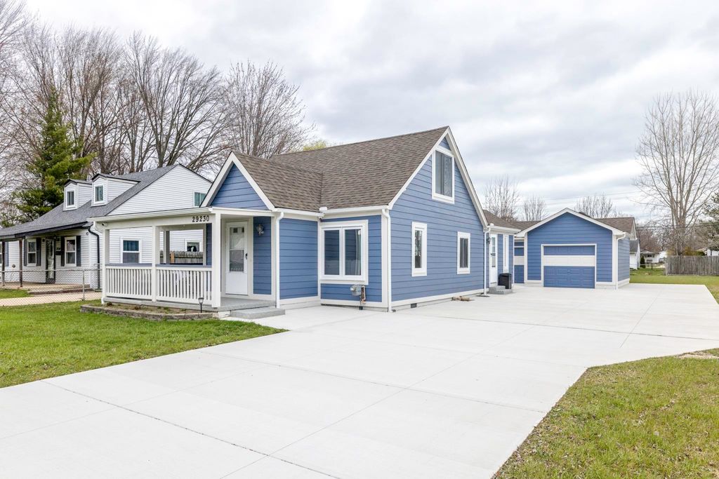 29230 Harding Street, Roseville, MI 48066