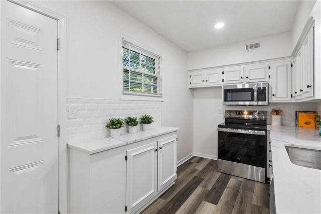 303 Northwood Lane, Lawrence, KS 66044