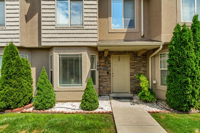 109 S TAMARAK CIR, Lehi, UT 84043