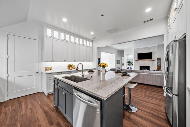 9021 Silverdollar Trail, Irving, TX 75063
