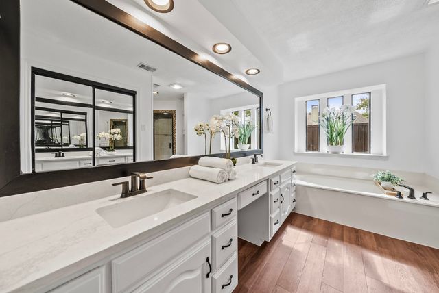 9021 Silverdollar Trail, Irving, TX 75063