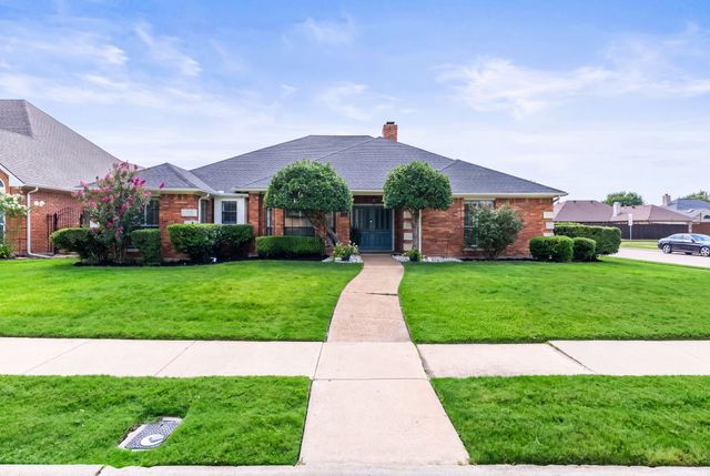 9021 Silverdollar Trail, Irving, TX 75063