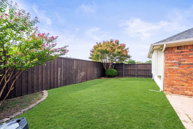 9021 Silverdollar Trail, Irving, TX 75063