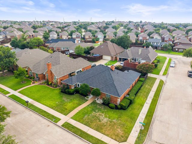 9021 Silverdollar Trail, Irving, TX 75063