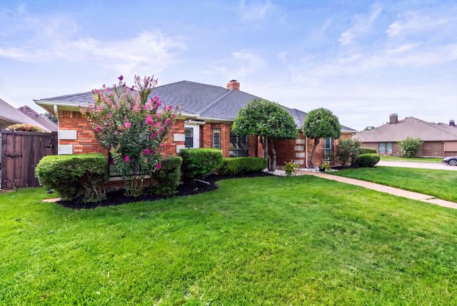 9021 Silverdollar Trail, Irving, TX 75063