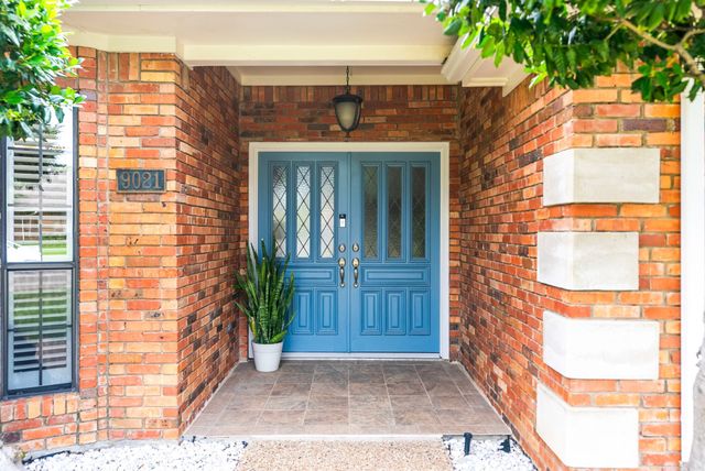 9021 Silverdollar Trail, Irving, TX 75063