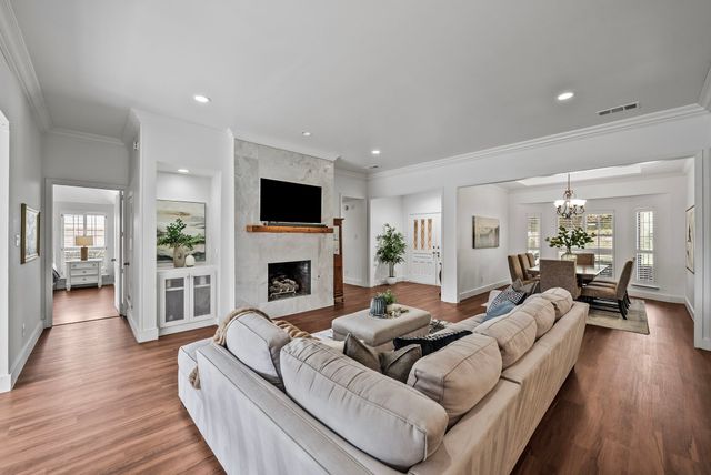 9021 Silverdollar Trail, Irving, TX 75063