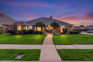 9021 Silverdollar Trail, Irving, TX 75063