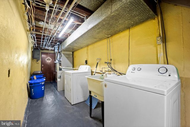 907 POPLAR AVE, Glenolden, PA 19036