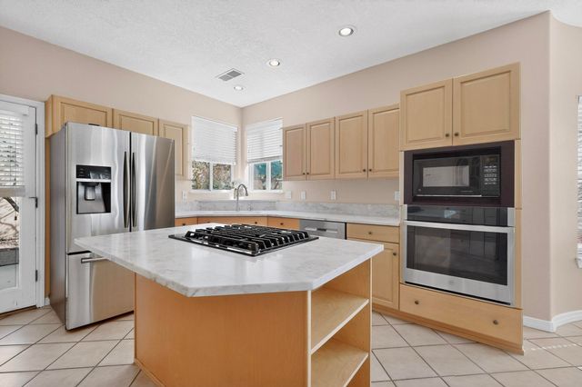 12520 Crested Moss Road NE, Albuquerque, NM 87122