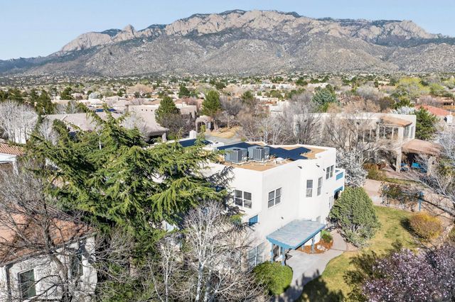 12520 Crested Moss Road NE, Albuquerque, NM 87122