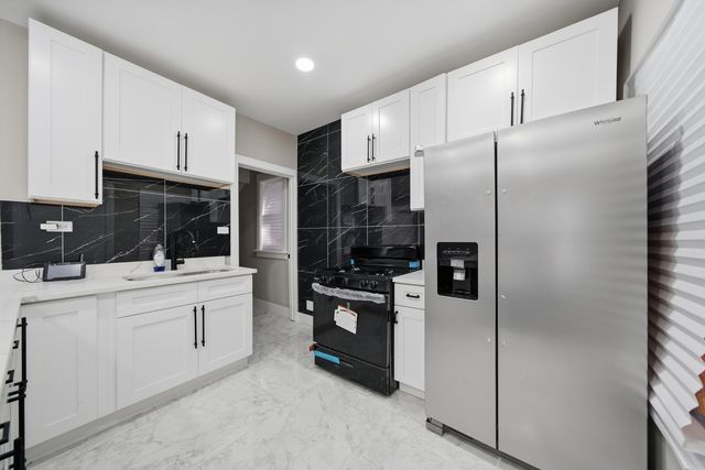 122 N Long Avenue, Chicago, IL 60644