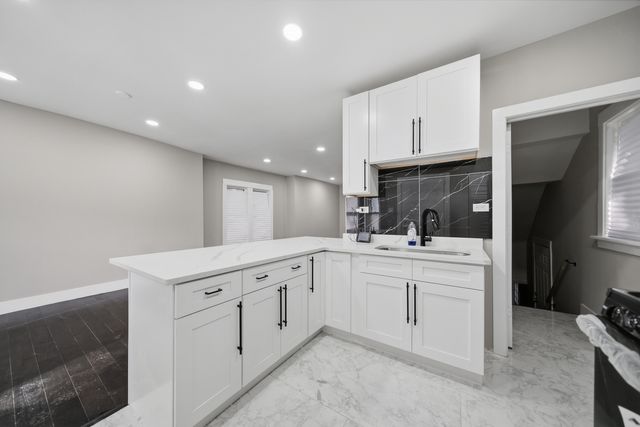 122 N Long Avenue, Chicago, IL 60644
