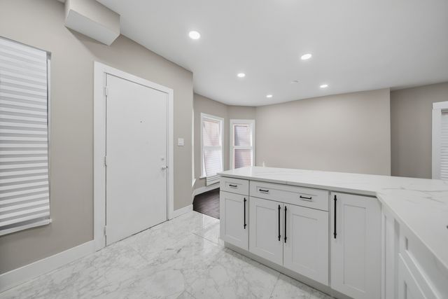 122 N Long Avenue, Chicago, IL 60644