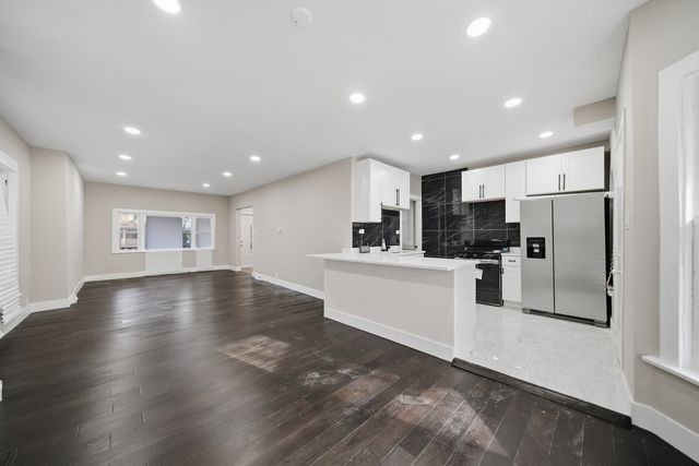 122 N Long Avenue, Chicago, IL 60644
