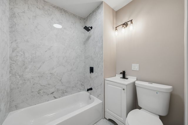 122 N Long Avenue, Chicago, IL 60644