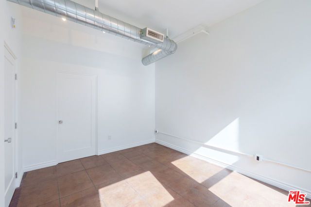 215 W 7th Street 707, Los Angeles, CA 90014