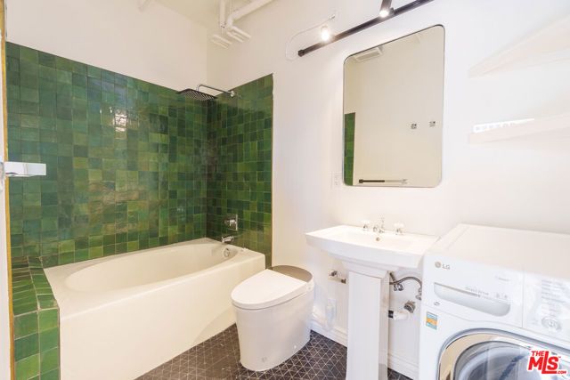 215 W 7th Street 707, Los Angeles, CA 90014