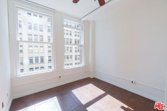 215 W 7th Street 707, Los Angeles, CA 90014