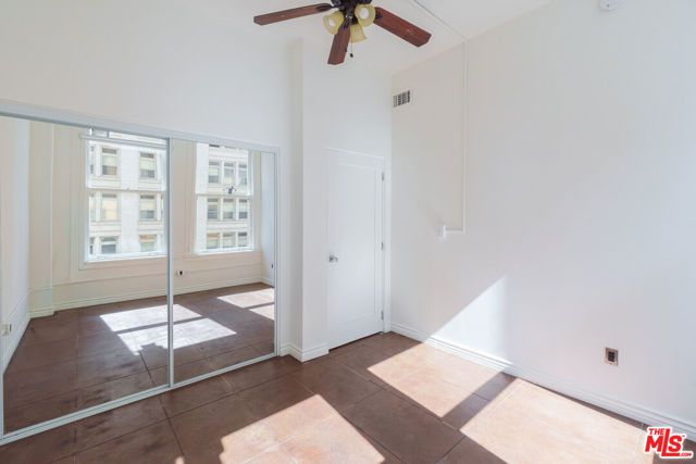 215 W 7th Street 707, Los Angeles, CA 90014