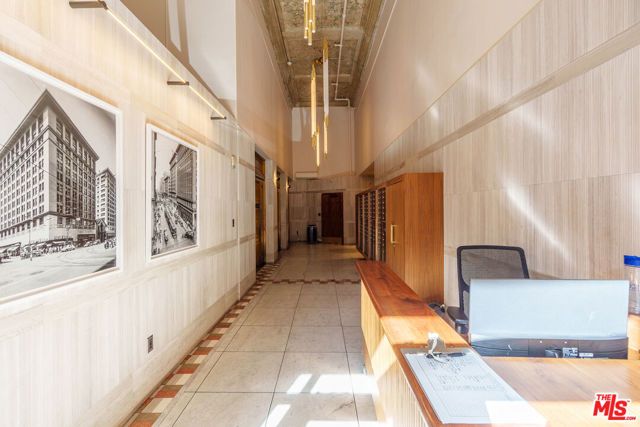 215 W 7th Street 707, Los Angeles, CA 90014