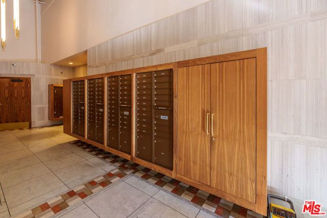 215 W 7th Street 707, Los Angeles, CA 90014