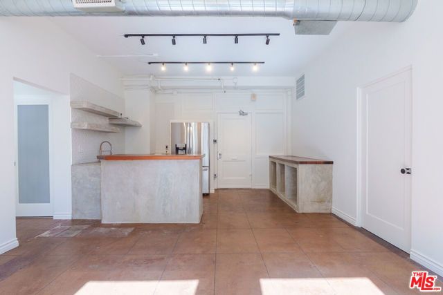 215 W 7th Street 707, Los Angeles, CA 90014