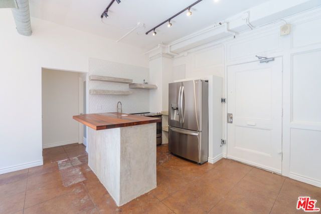 215 W 7th Street 707, Los Angeles, CA 90014