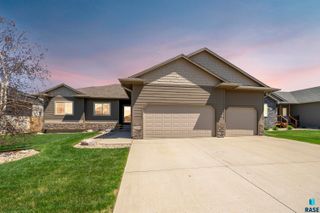 1304 S Thecla Ave Avenue, Sioux Falls, SD 57106