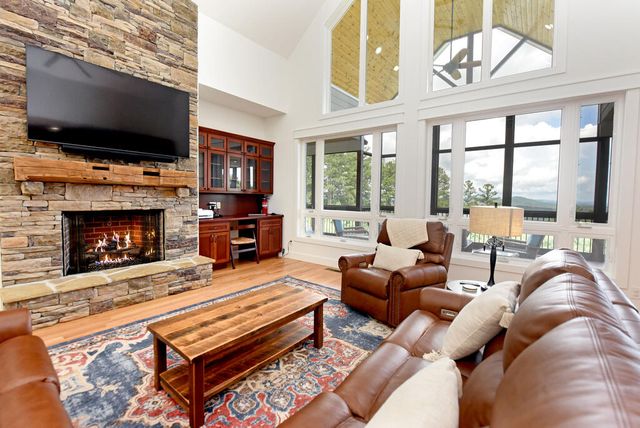 732 Ridge Pointe Way, Blairsville, GA 30512