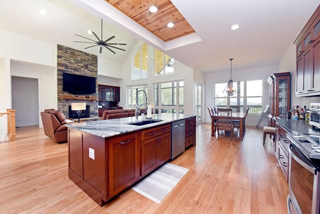 732 Ridge Pointe Way, Blairsville, GA 30512