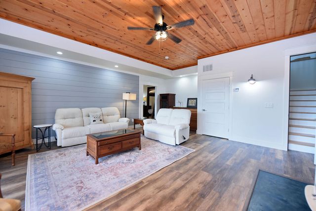 732 Ridge Pointe Way, Blairsville, GA 30512