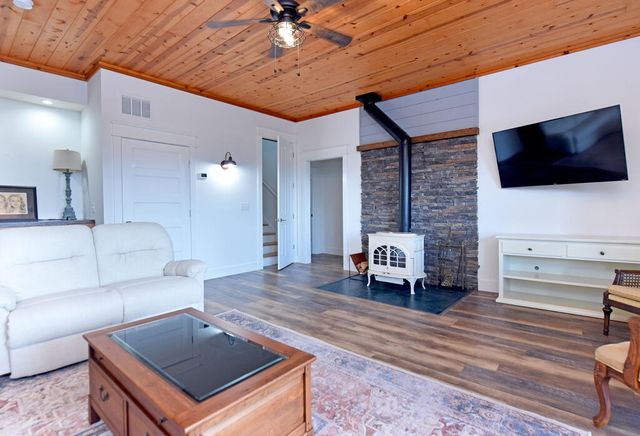 732 Ridge Pointe Way, Blairsville, GA 30512
